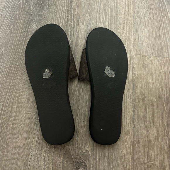 Michael Kors Slides - Picture 4 of 4
